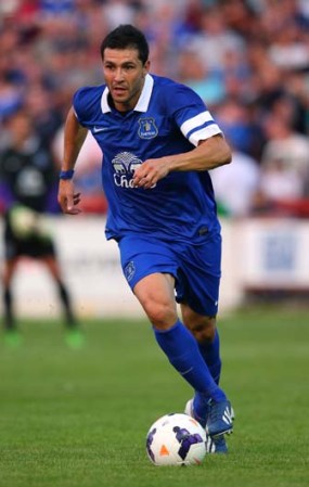 El paraguayo Antolín Alcaraz, del club Everton.