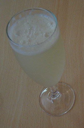 Pisco chileno: destilado chileno de uvas moscatel, en diversas variedades, Pedro Jiménez (licor dulce) y torontel.