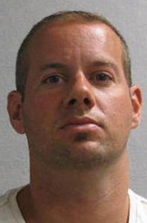 Andrew Atwood fue arrestado el 9/9/2013 en la región de Franklin County, Ohio por:<br /><br />Failure to Verify Address as a Sexual Offender