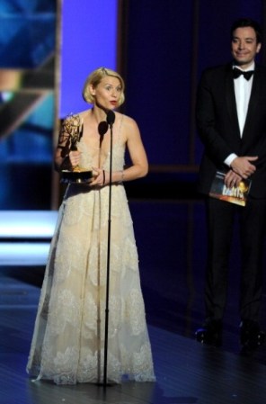 Claire Danes se llevo la estatuilla como mejor actriz en serie dramática por el complejo personaje que interpreta en "Homeland".