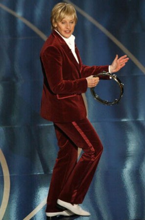Ellen DeGeneres fue una gran decepción en 2007. La actriz, conductora de TV y comediante nos prometió un universo de carcajadas y entretenimiento y sólo recibimos una de las ediciones más aburridas de estos premios.