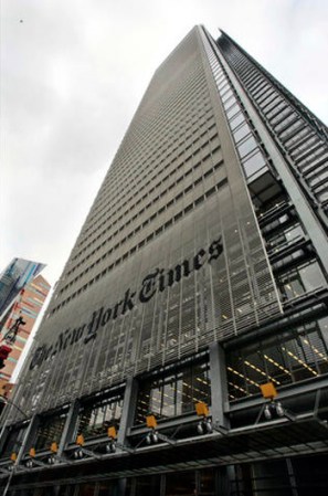 The New York Times Building: Es un rascacielos ubicado en el corazón de Manhattan, en el 620 de la Ooctava Avenida. Fue construido en el 2007 y es la sede principal de uno de los diarios de más prestigio en EEUU y el mundo, “The New York Times”.