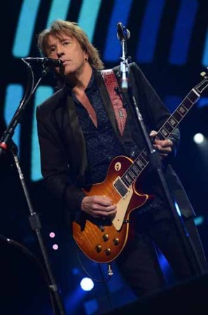 Richie Sambora en el concierto 12-12-12 celebrado en el Madison Square Garden para recaudar fondos para las víctimas del devastador huracán Sandy en Nueva York.
