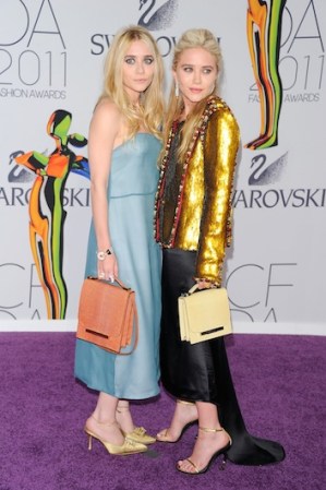Aunque Mary Kate Olsen es la que más ha hablado de su problema con la anorexia, la realidad es que su gemela, Ashley, también es extremadamente delgada.