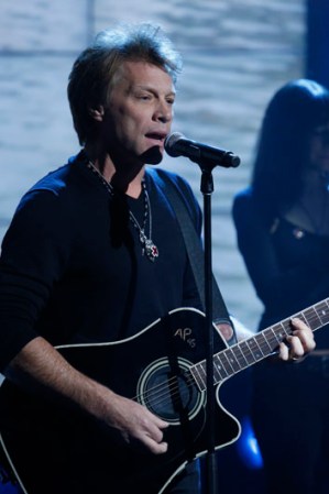 Jon Bon Jovi, de Nueva Jersey, le dio un sentido adicional a "Who Says You Can't Go Home".