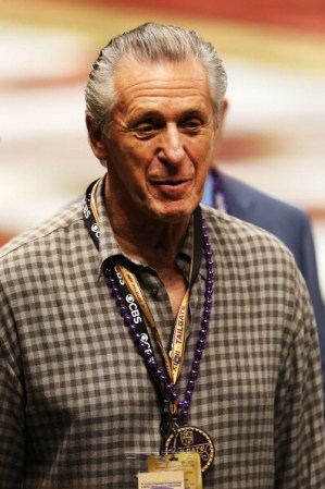 Pat Riley, el presidente del equipo. El hombre que juntó a los tres grandes.
