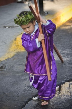 Representación del Vía Crucis en Iztapalapa, México. Es una tradición desde hace más de 160 años. A esta representación asisten unos dos millones de personas.