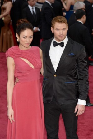Actores Olga Kurylenko (izquierda) y Kellan Lutz