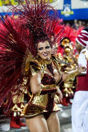Desfiles de las escuelas de samba del Grupo Especial del Carnaval de Río de Janeiro, el considerado mayor espectáculo del mundo al aire libre, en el Sambódromo de Sampucai.
