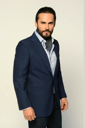Fabián Ríos es Tomás Villamayor, en “Dama y obrero”.
