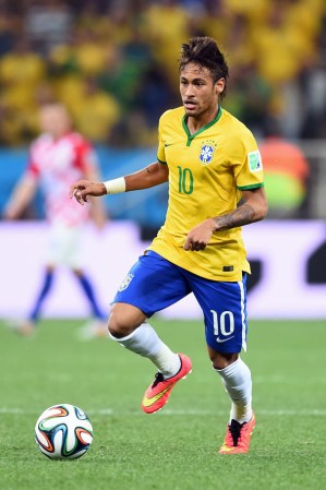 17. Neymar: Valorado en $50 millones. Juega en el Barcelona y representa al equipo de Brasil en el Mundial.
