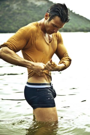 Le encanta hacer deporte y eso se nota en su cuerpo atlético y sensual.