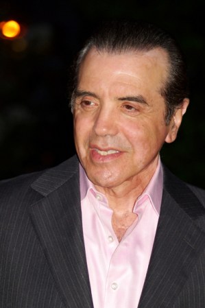“A Bronx Tale” es un excelente duelo interpretativo entre Chazz Palminteri, el mafioso que merce estar en esta lista, y Robert DeNiro, un hombre humilde conductor de buses. Hermosa, emotiva y cruel película que, además, es el debut como director de De Niro.