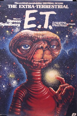 “E.T.” debutó en Estados Unidos el 11 de junio de 1982, días después de presentarse en el Festival de Cannes, entre el aplauso de la crítica y el público.