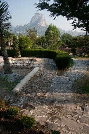En la zona abundan los hoteles y pequeñas hosterías donde los visitantes disfrutan de vistas espectaculares.