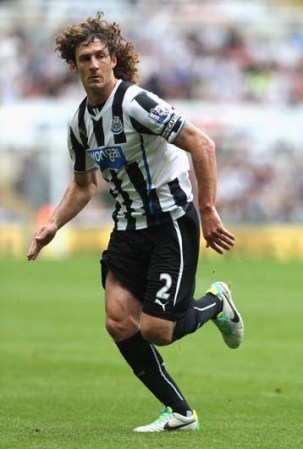 El argentino Fabricio Coloccini, del Newcastle.