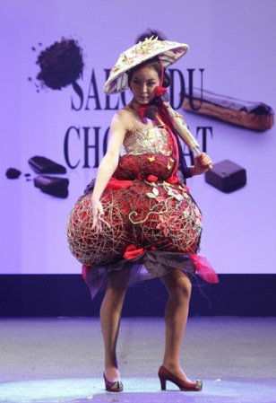 Sin duda este modelo achocolatado será toda una sensación en primavera.
