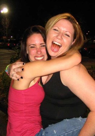 Fotos tomadas de la página que Casey Anthony mantenía en photobucket.com antes de ser juzgada y exonerada por la muerte de su hija Caley Anthony y que fueron consideradas como posible evidencia por la fiscalía.