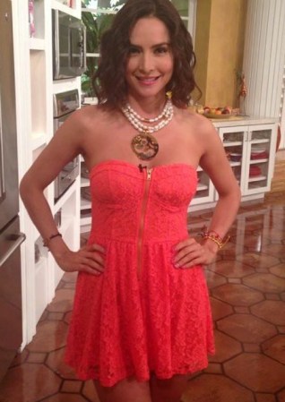 Carmen Villalobos.