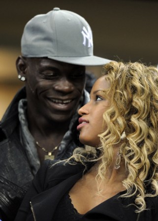 Fanny Neguesha, novia del delantero italiano Mario Balotelli