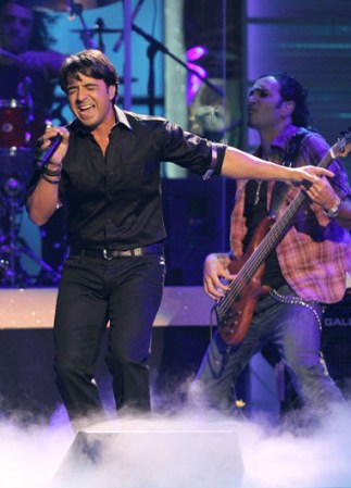 Luis Fonsi, es considerado como el "líder de la nueva generación de la música latina" por la revista Billboard.