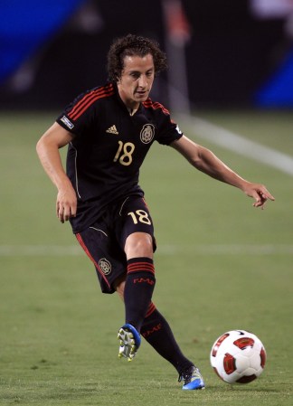 Debutó en 2005 con el Atlas.