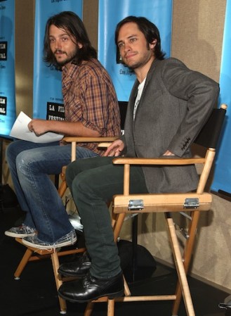 En Los Angeles Film Festival, en el 2009, ambos actores también se presentaron juntos. Aquí podemos apreciar como ahora Gael optó por arreglarse un poco más, mientras Diego lució al estilo leñador.