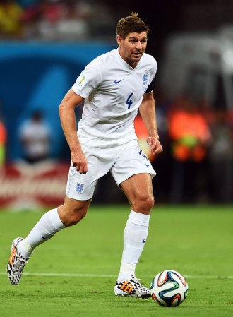 16. Steven Gerrard: Valorado en $60 millones. Juega con Liverpool y representa a Inglaterra en el Mundial.