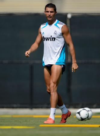 En esta gráfica el jugador portugués del Real Madrid, Cristiano Ronaldo, luce todos sus atributos. Escoge el futbolista más guapo aquí