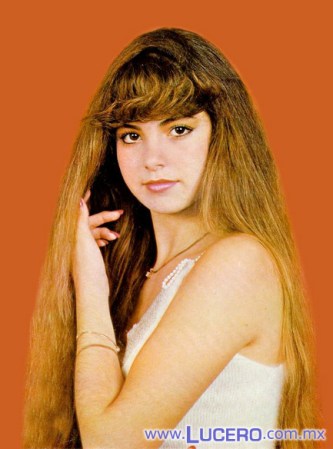 La larga cabellera de Lucero la distinguió durante muchos años.