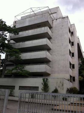 "Mónaco", el famoso edificio en el que vivió Pablo Escobar y su familia, y en el que sufrió un atentado de carro bomba.