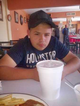 Fotos de presuntos sicarios del narcotrafico en Nuevo Laredo, Tamaulipas, México, difundidas por la página web Blog del Narco.