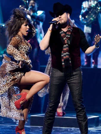 Roberto Tapia en los Billboard Mexicanos 2013.