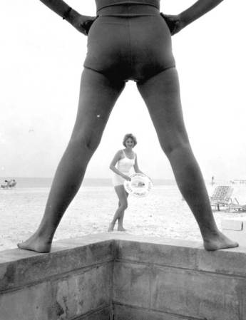 Juego ¿peligroso? <br />Tri-city Suncoast Festival - Treasure Island, Florida, 1960.