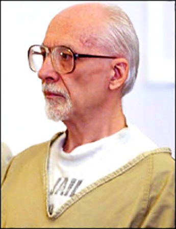 John Jamelske se dedicó entre 1988 y 2003 a secuestrar, violar y quemar con cigarrillos a un increíble número de mujeres que mantenía cautivas en la parte trasera de su casa en Syracuse, New York. Su historia inspiró el personaje de Jamie Gumm en el libro (y luego película) "Silence of the Lambs".
