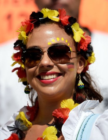 La fiesta del mundial es color, baile y bellezas. Aquí las fans más bellas de este mundial 2014.