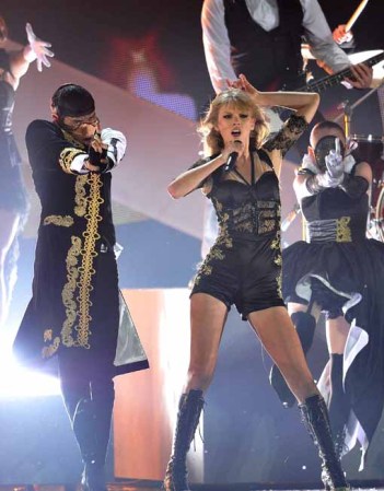 Según afirma Taylor Swift, escribió su debut single “Tim McGraw” cuando estaba en el colegio. “Yo estaba saliendo con un chico llamado Brandon Borello, y estaba a punto de mudarme. Sabía que íbamos a romper, así que empecé a pensar en las cosas que sabía que me recordarían a él.