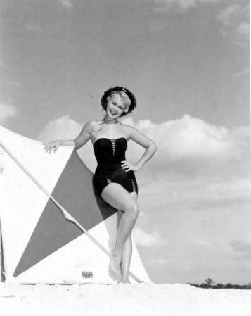 Fotos como ésta de la década de 1950 motivaban a muchos en el norte a viajar a Florida durante los duros meses del invierno.