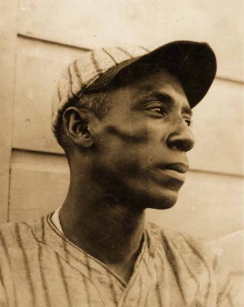 José de la Caridad Méndez tuvo un impacto fenomenal en la Liga Cubana Profesional y en las Ligas Negras de EEUU. Es uno de los cuatro cubanos elegidos al Salón de la Fama de las Grandes Ligas.