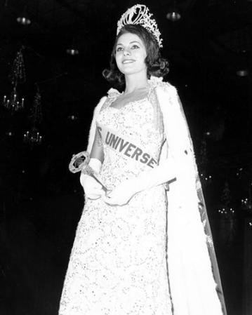 Dato interesante: fue una celebridad en su país aunque optó por llevar una vida privada. Primera de dos coronas brasileñas.