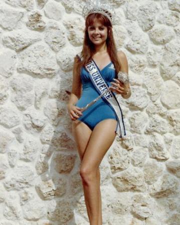 Marisol Malaret en traje de baño.