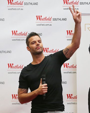 Ricky Martin. Cantante nacido en San Juan de Puerto Rico, tiene varios tatuajes, algunos de ellos recientemente retocados.