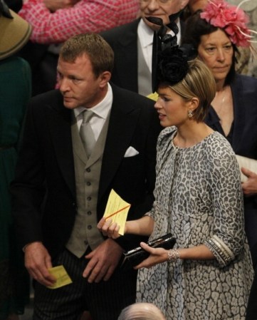 Entre los invitados estuvo el director de cine Guy Ritchie y su novia Jacqui Ainsley.