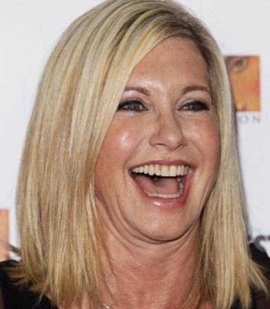 Olivia Newton-John: La protagonista de la famosa película 'Grease' fue diagnosticada con cáncer de seno en 1992. Tras una dura batalla contra la enfermedad - de la cual salió victoriosa - Olivia se convirtió en una activista a favor de la lucha contra este mal.