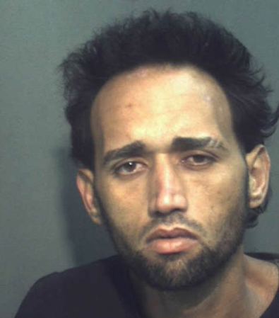 Jorge Soto Figueroa fue arrestado el 10/23/2013 en la región de Orlando, Florida, acusado de:<br /><br />POSESSION OF DRUG PARAPHERNALIA<br />POSESSION OF HEROIN
