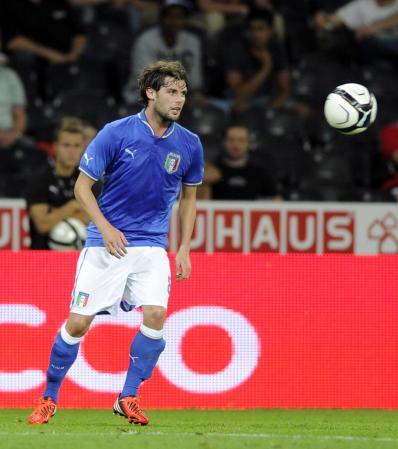 Andrea Poli de Italia. Los "azurri" tuvieron muchas bajas y el técnico aposto por jugadores jóvenes.