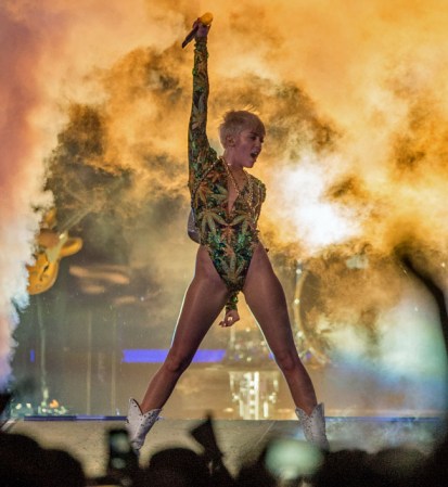 En el pasado Miley ha dicho que es consumidora de marihuana.