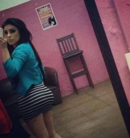 Su belleza y cuerpo escultural le han ganado el mote también de “la mujer más hermosa del narco”, según medios mexicanos.