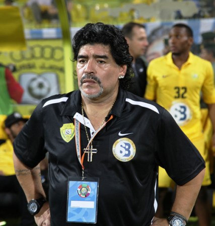 Figuras del futbol mundial, como Maradona, participarán como comentaristas.