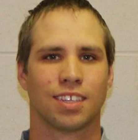 Seth Clark fue arrestado el 8/19/2013 en el condado de Brown, Texas, acusado de :<br /><br /> POSS MARIJ